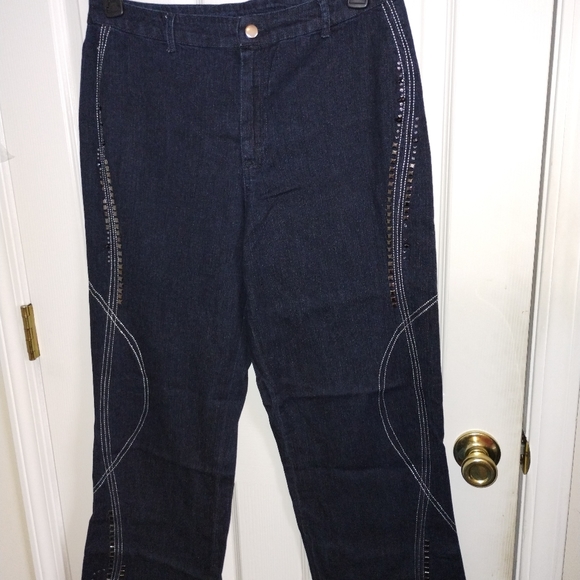 Jeans With Bling - Picture 11 of 12